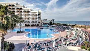 Outdoor pool, sun loungers
