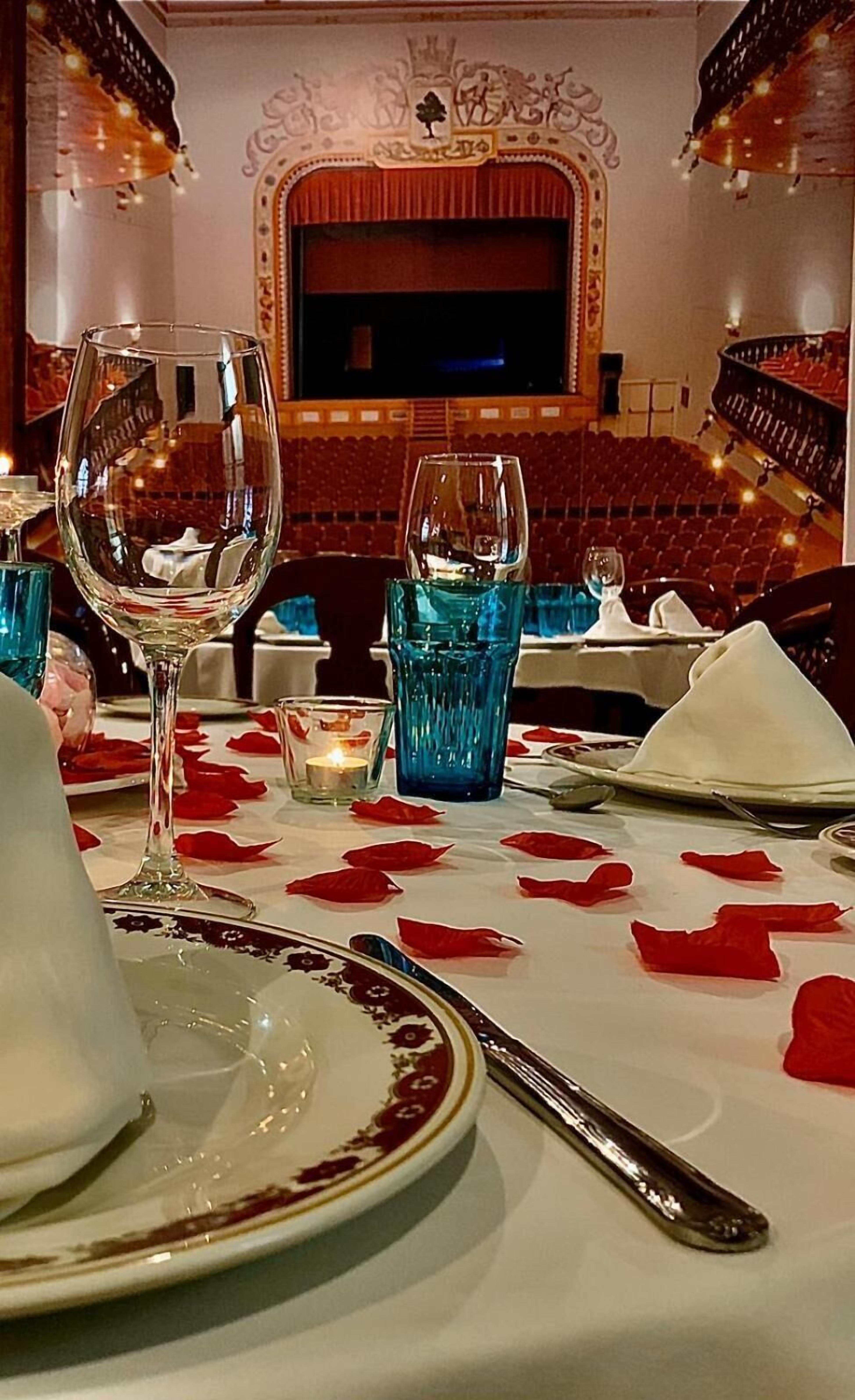 lunch and dinner served