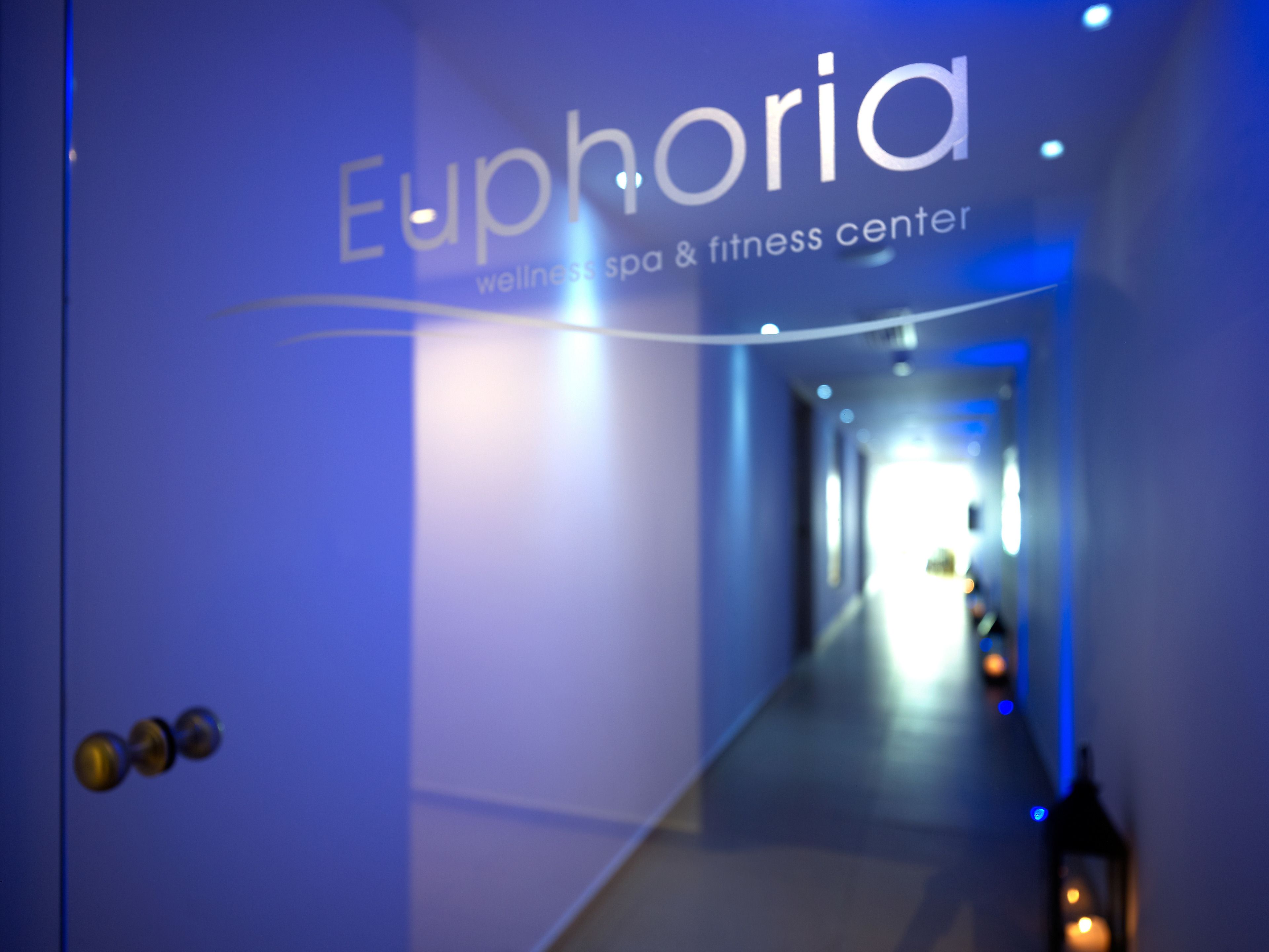 couples treatment room(s), sauna, steam room, body treatments