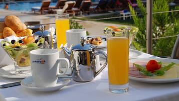 Petit déjeuner buffet compris tous les jours