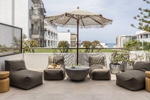 Premier Suite with Plunge Pool | Roupas de cama antialérgicas, cofres nos quartos, cortinas blackout