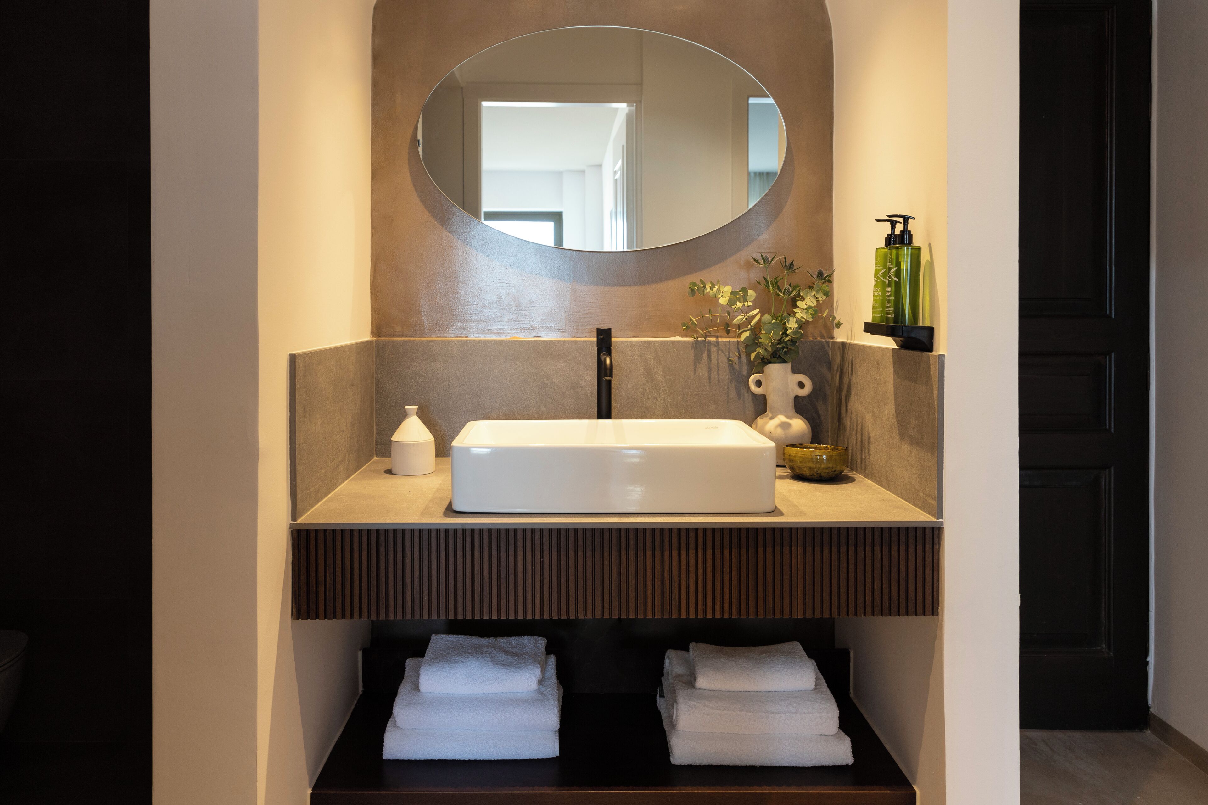 family room | 1 bedroom, hypo-allergenic bedding, in-room safe, blackout curtains