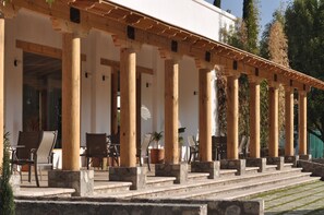 Sauna, steam room, body treatments, hot stone massages, body scrubs