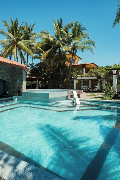 Las Olas Resort