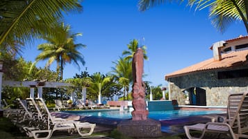 Außenpool, geöffnet von 07:00 Uhr bis 21:00 Uhr, Liegestühle