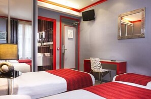 In-room safe, desk, soundproofing, iron/ironing board - Hotel Maubeuge Gare du Nord (Paris)