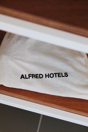 Gratis toalettartiklar, hårtork och handdukar