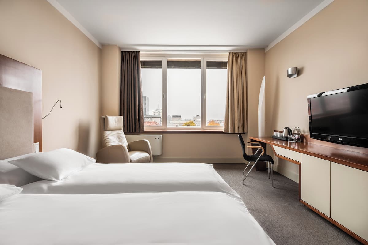 Hypo-allergenic bedding available, minibar, in-room safe, desk