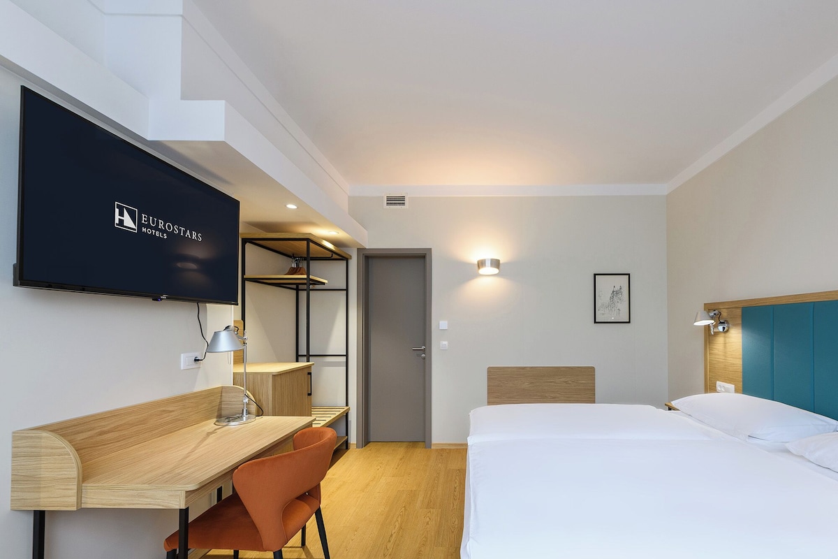 Ropa de cama hipoalergénica y minibar 