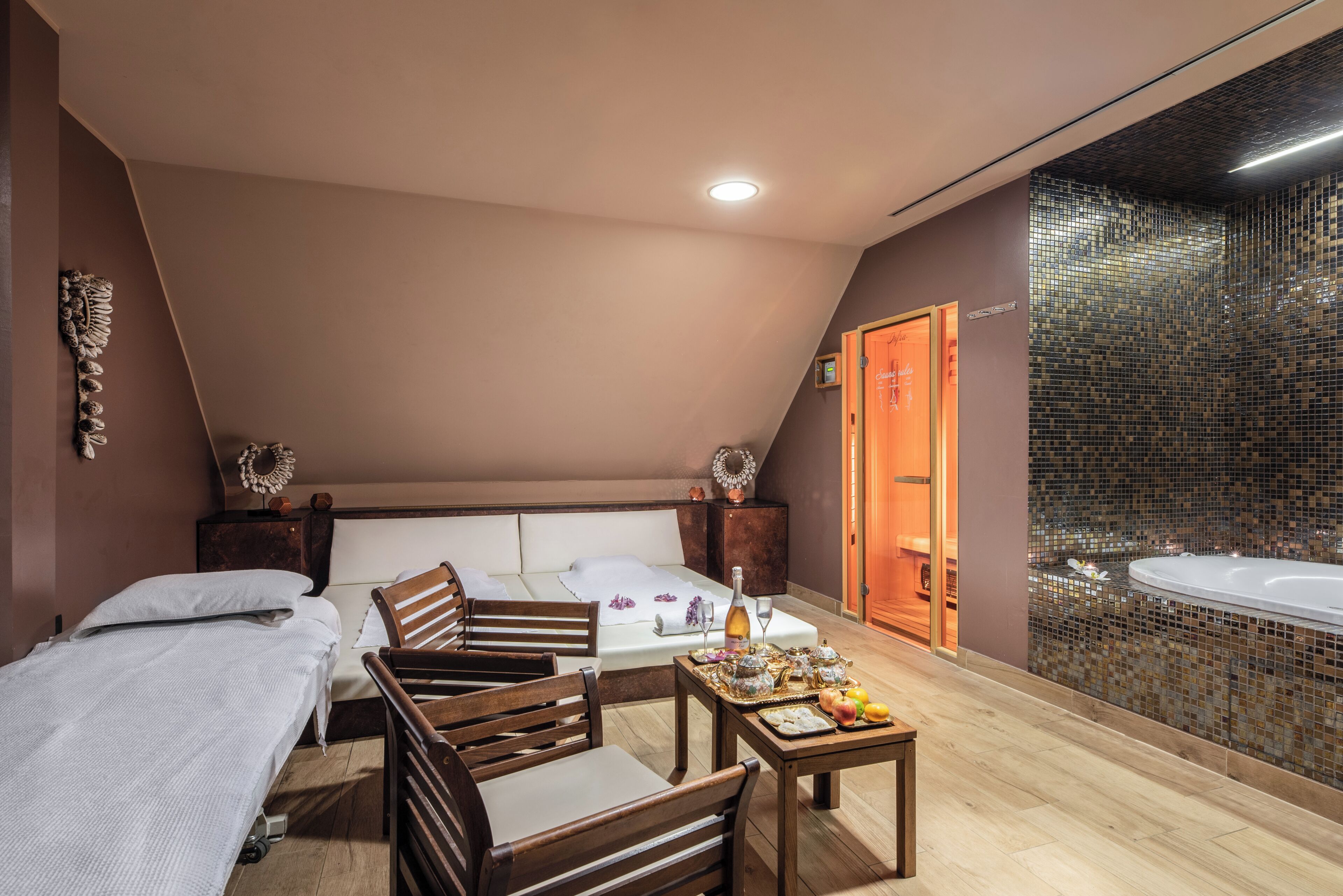 Sauna, pijat Thailand, dan 1 ruang perawatan