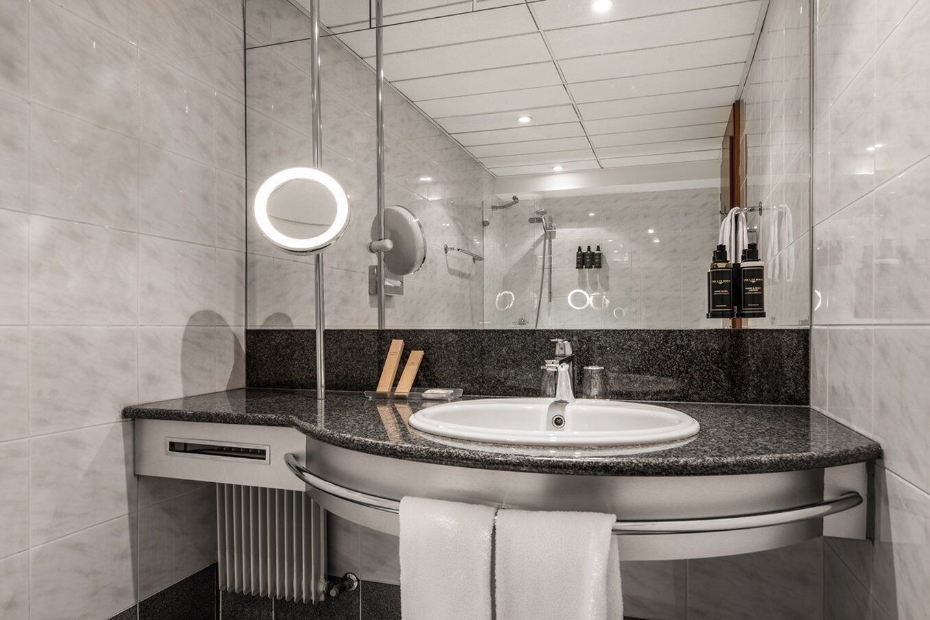 1 bedroom, hypo-allergenic bedding, minibar, in-room safe