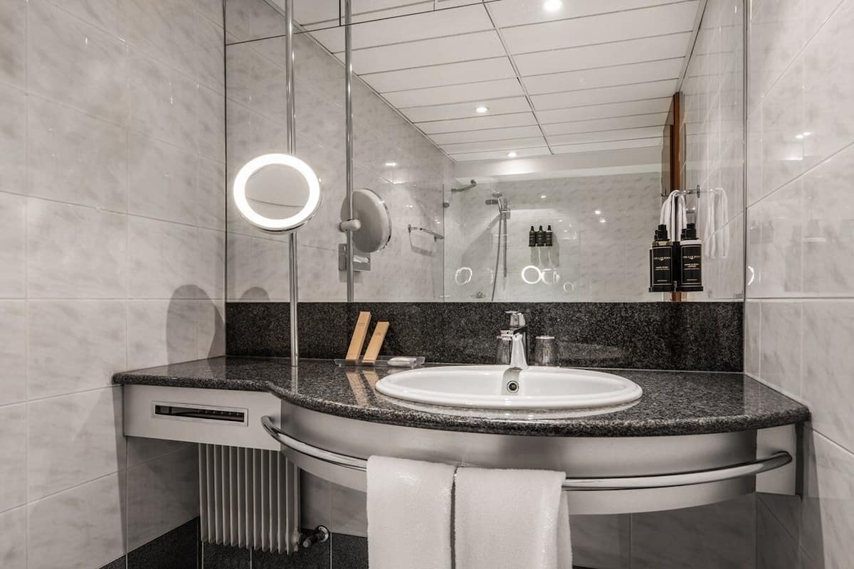 防过敏的被褥、迷你吧、客房内保险箱、办公桌