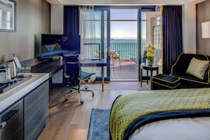 Chambre Double Exécutive, terrasse, vue lac | Minibar, coffres-forts dans les chambres, bureau, chambres insonorisées