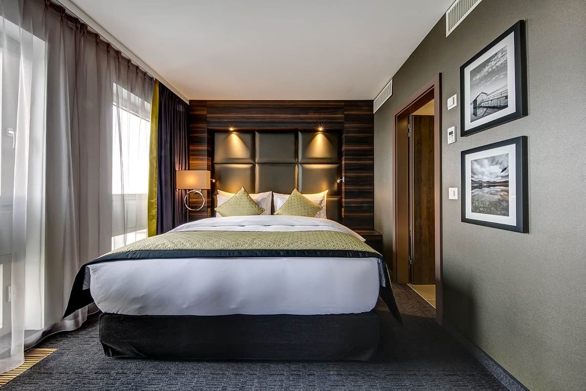 Minibar, in-room safe, desk, soundproofing