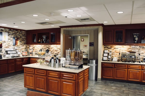 Free daily full breakfast - Best Western Plus Arrowhead Hotel (Colton)