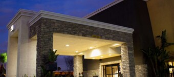Best Western Plus Arrowhead Hotel