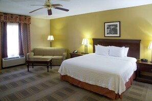 In-room safe, desk, laptop workspace, blackout drapes - Hampton Inn Oxford-West (Oxford)