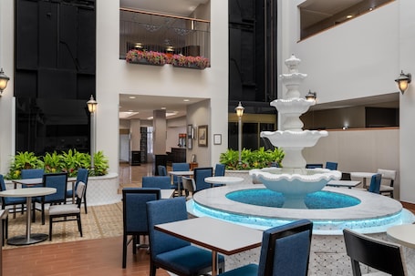 Hall. Hampton Inn & Suites Rockville Centre