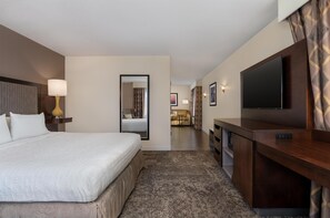 One King Bed, Non-Smoking - Hampton Inn & Suites Rockville Centre (Rockville Centre)