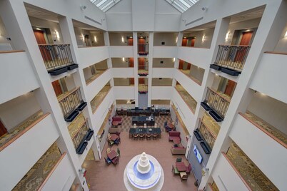 Hampton Inn & Suites Rockville Centre