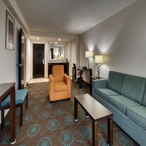 Room, 1 King Bed, Accessible, Non Smoking | Living room
