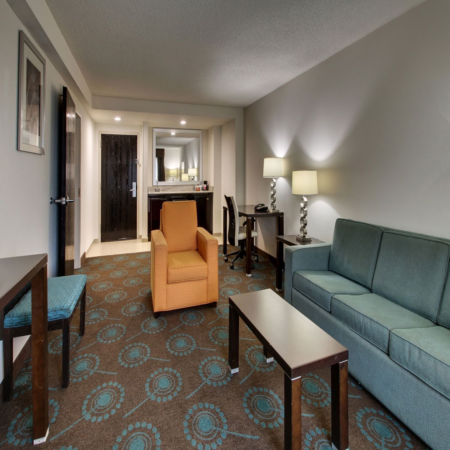 Living area | 32-inch flat-screen TV with satellite channels, TV
