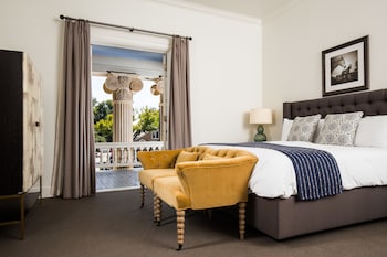 Egyptian cotton sheets, premium bedding, down comforters, in-room safe at Hotel Ella