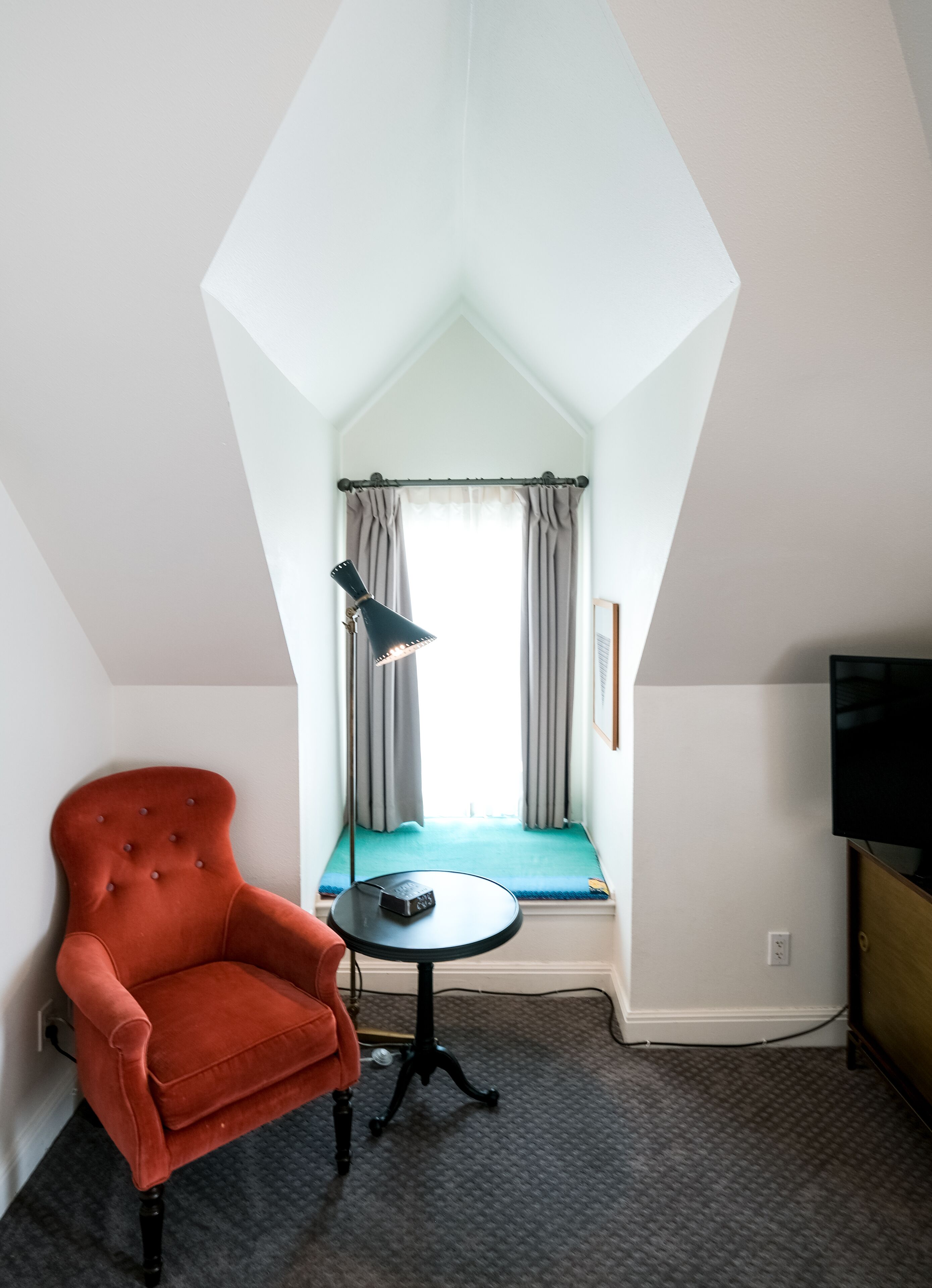 room, 1 queen bed (mansion) | living area | 42-inch led tv with digital channels, tv, dvd player