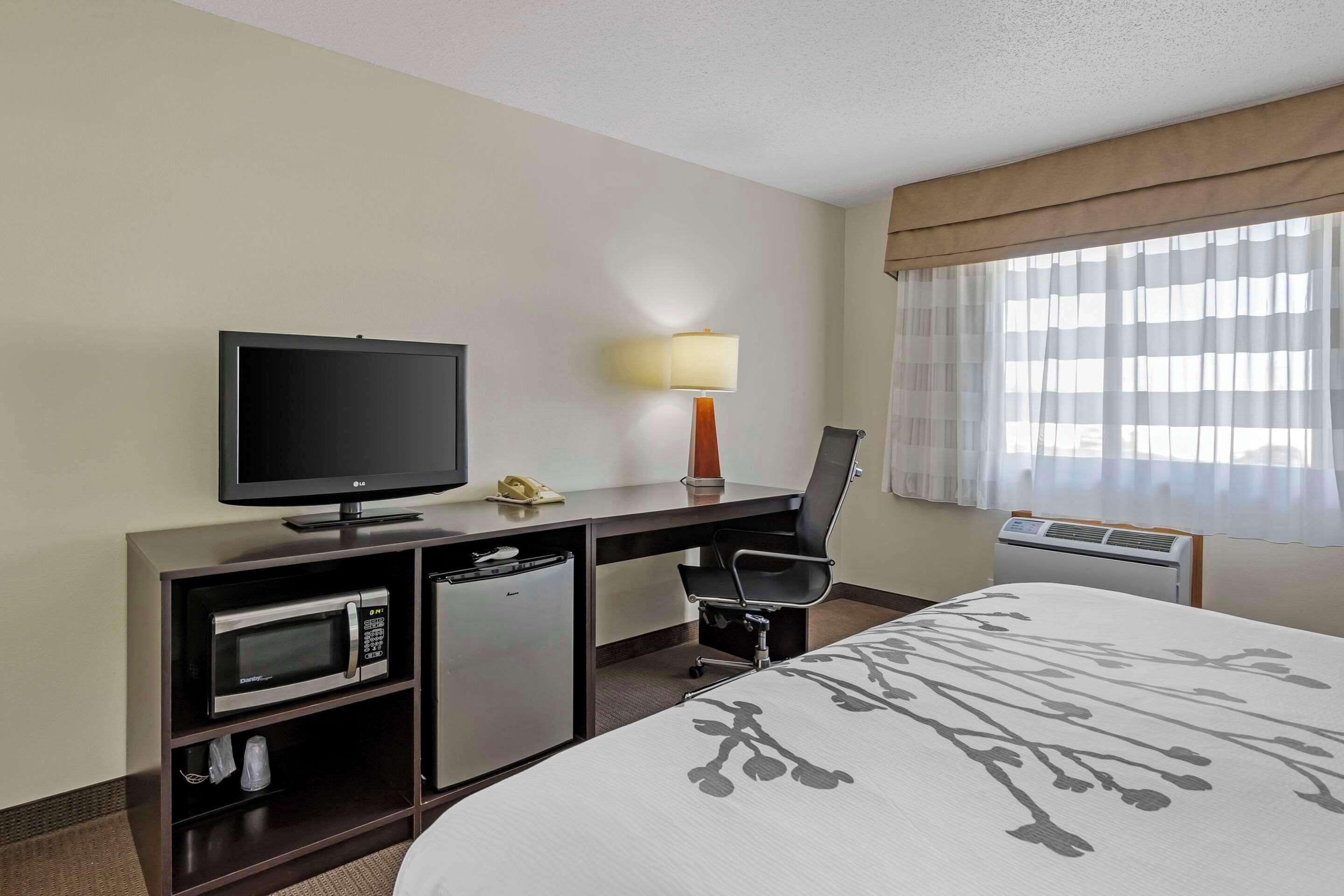 desk, laptop workspace, iron/ironing board, free wifi