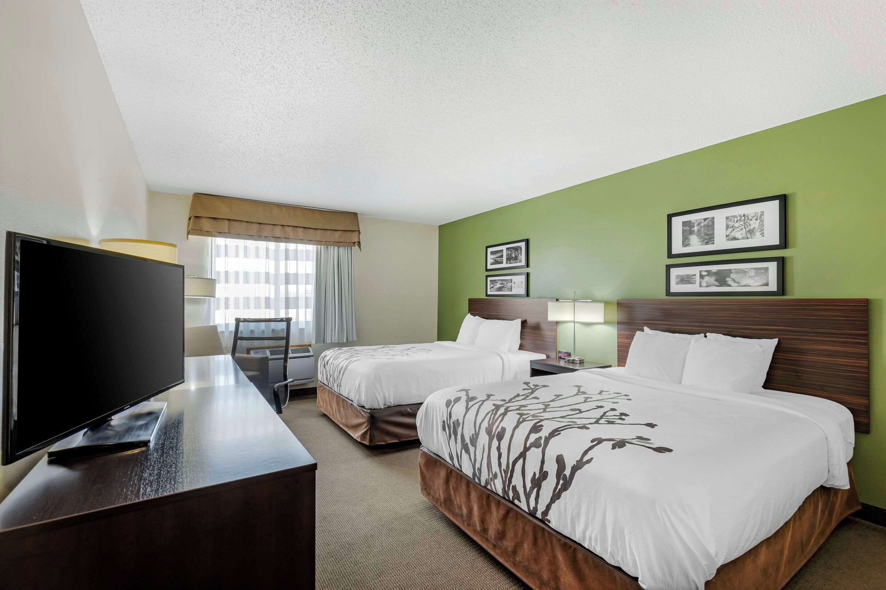 desk, laptop workspace, iron/ironing board, free wifi