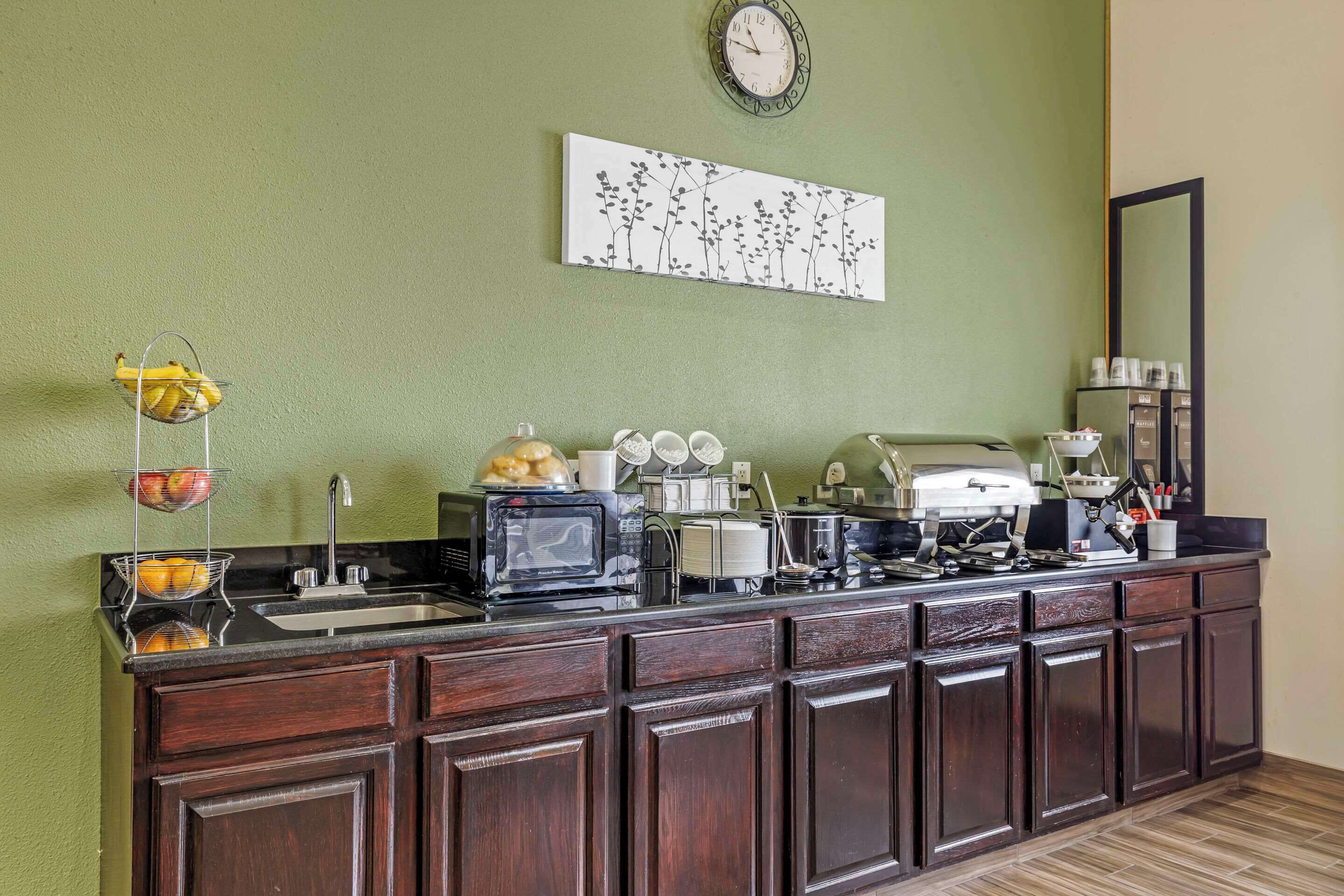 free continental breakfast