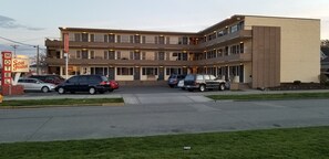 Front of property - San Juan Motel (Anacortes)