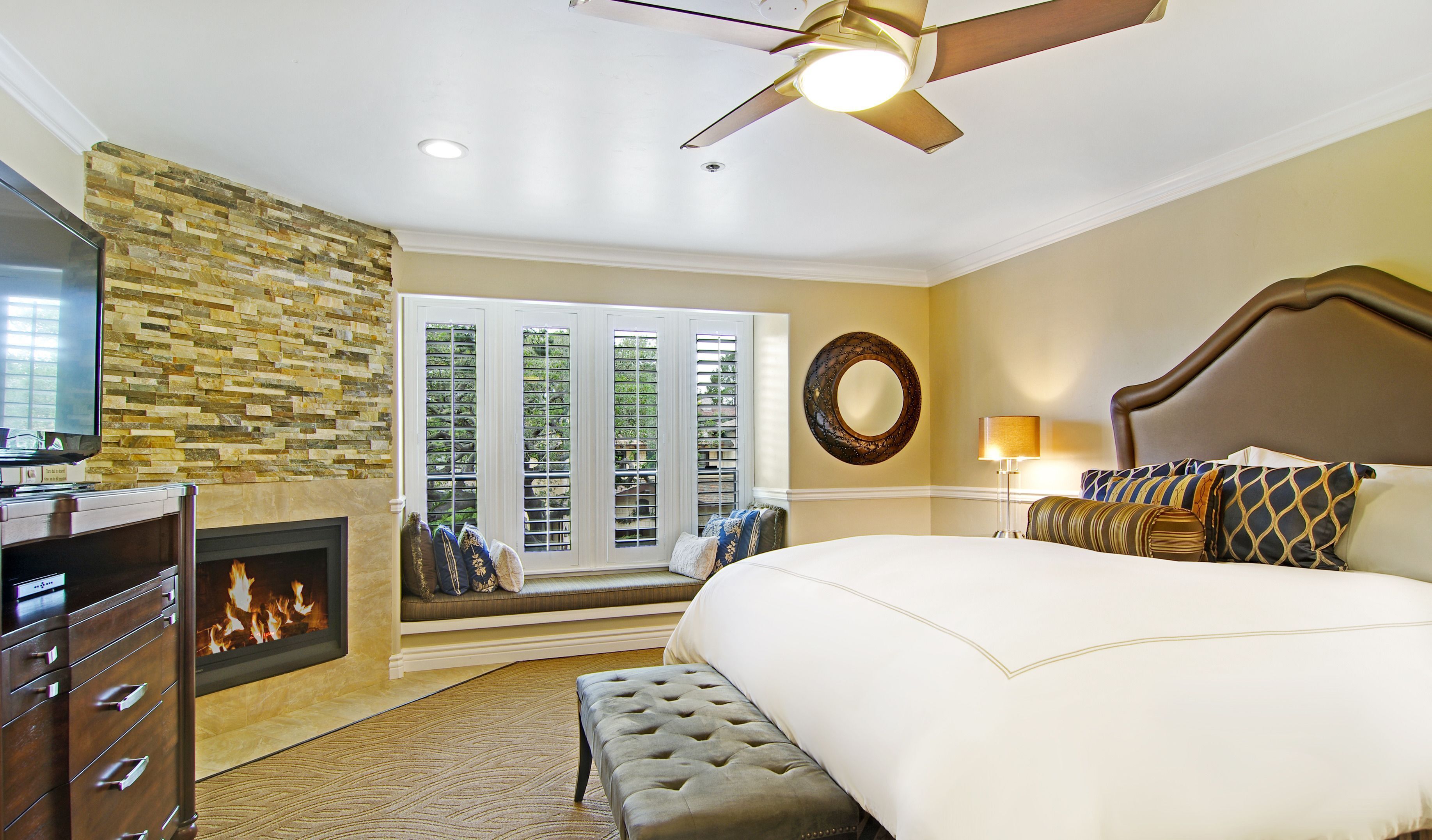 Premium bedding, down comforters, pillowtop beds, in-room safe