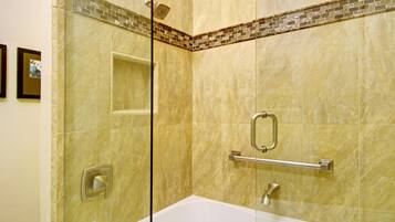 Combined shower/tub, free toiletries, hair dryer, bathrobes