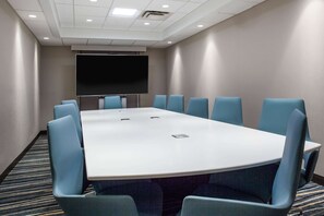 Pillow-top beds, in-room safe, desk, blackout curtains - Wingate by Wyndham - Orlando International Airport (Orlando)