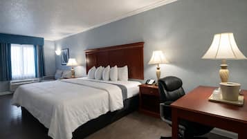 Rom, 1 kingsize-seng, røyk | Skrivebord, blendingsgardiner, strykejern/-brett og wi-fi (inkludert)