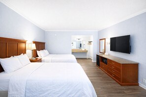 Desk, blackout drapes, iron/ironing board, free WiFi - Antioch Quarters Inn and Suites (Antioch)