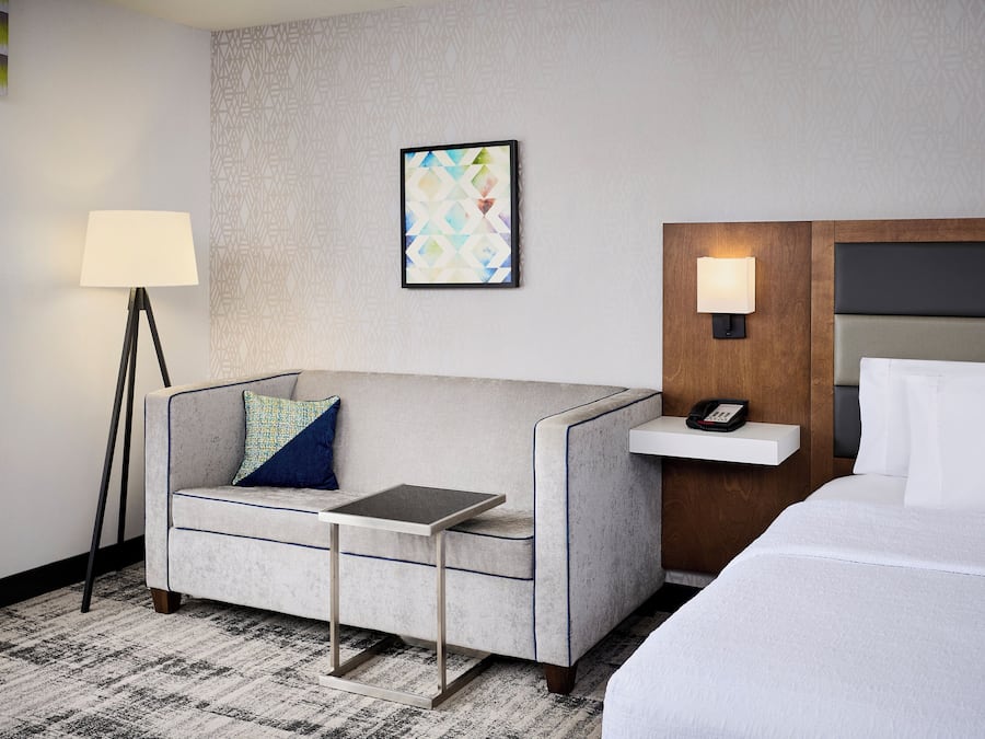 Room, 1 King Bed, Accessible, Non Smoking | Living area | TV, pay films