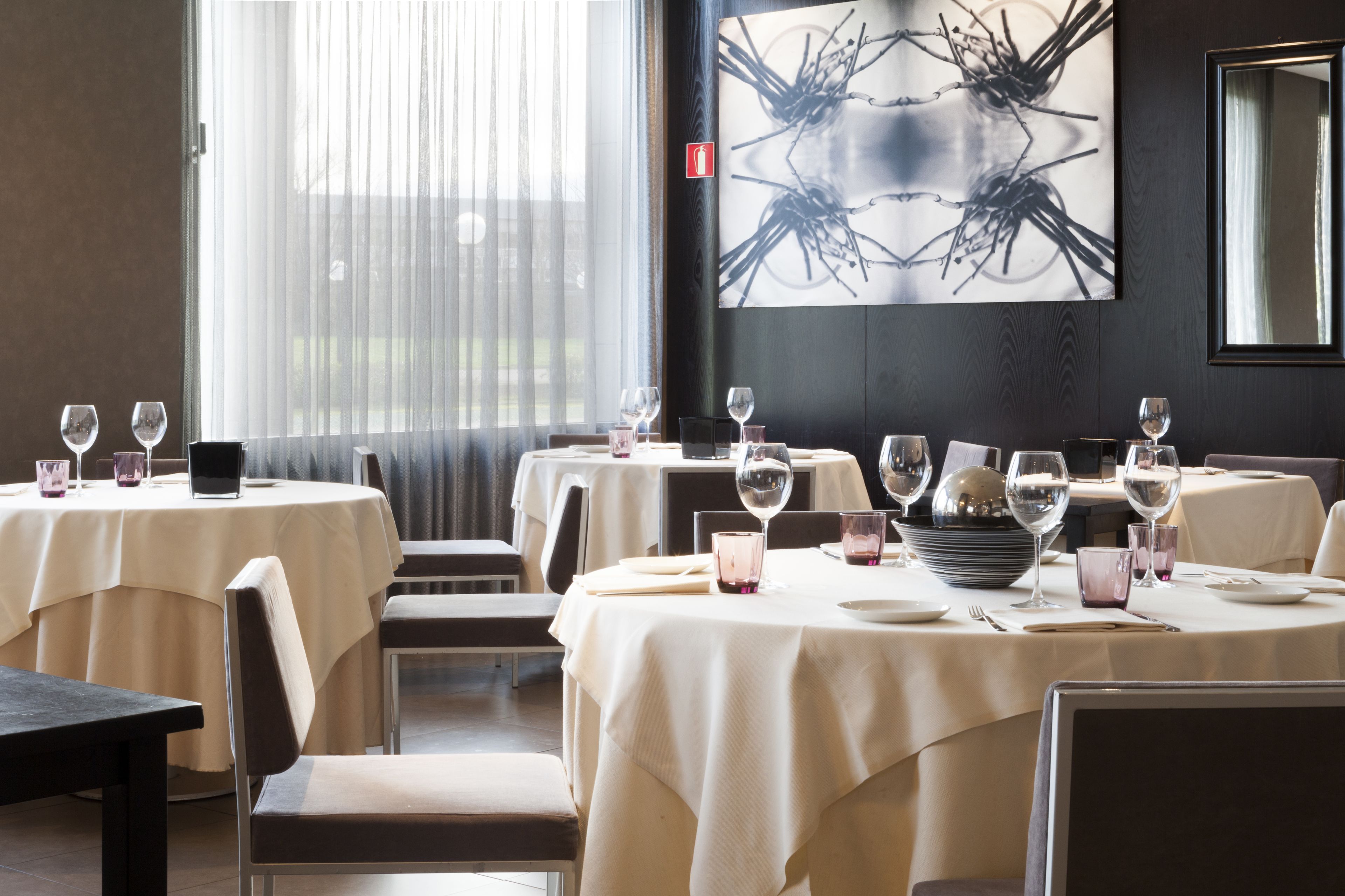 breakfast, lunch, dinner served; regional cuisine