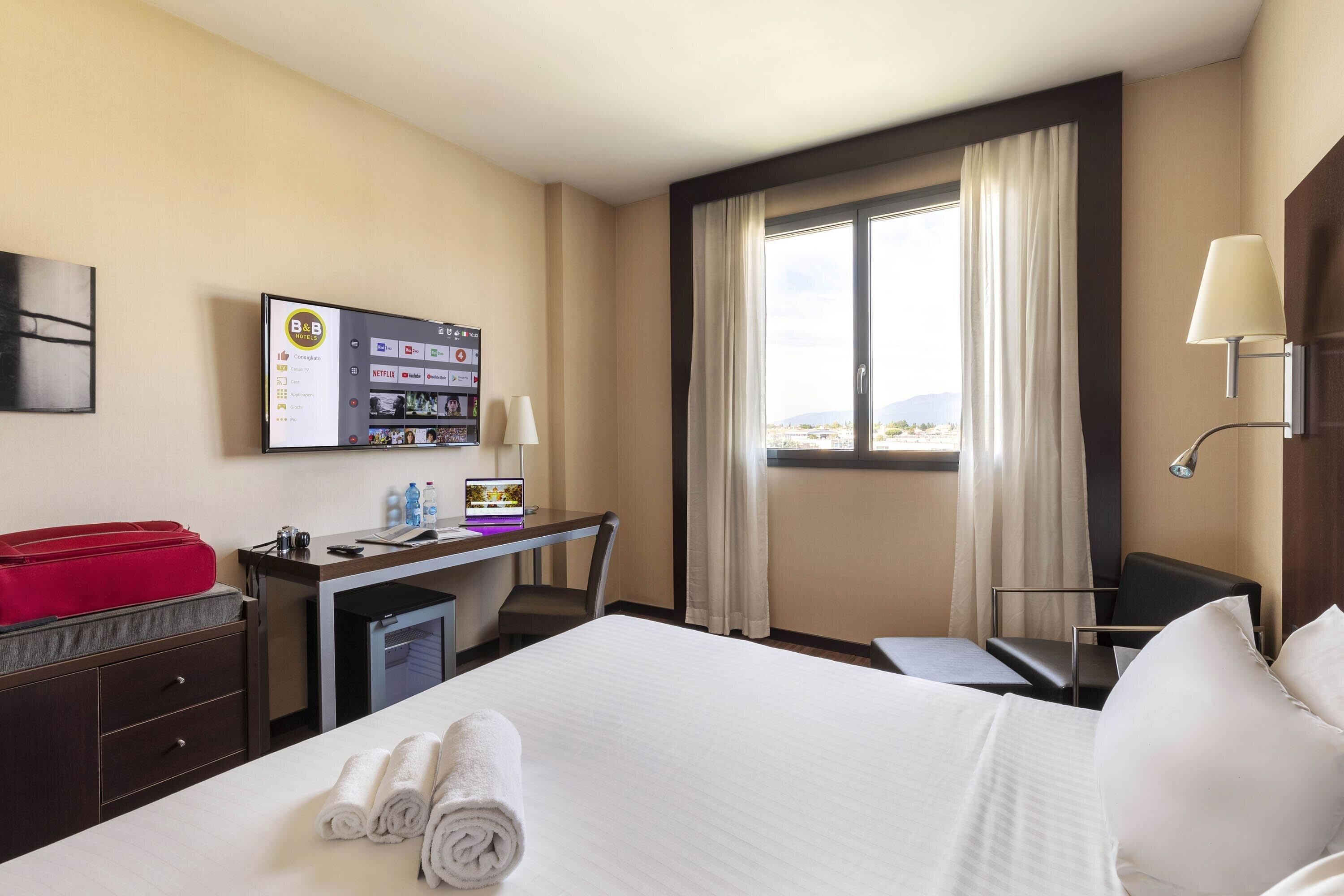 Superior Double Room, Non Smoking | Premium bedding, minibar, in-room safe, desk