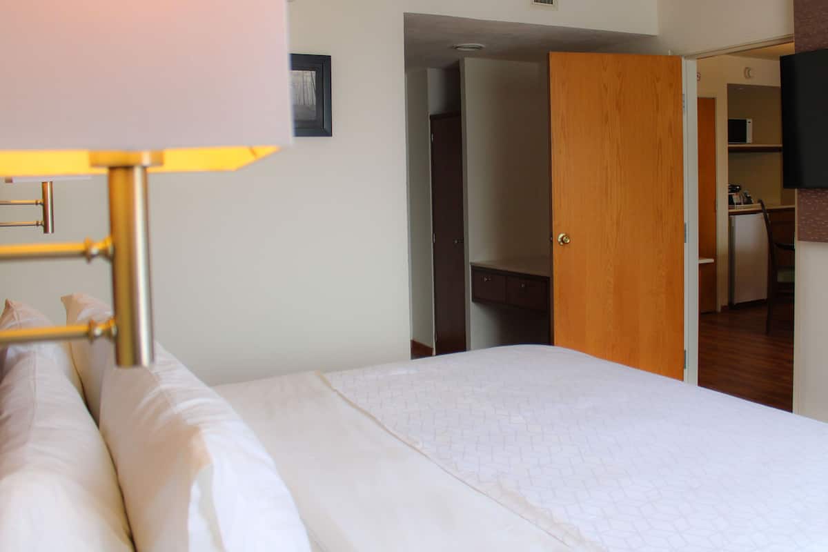 Suite, 1 King Bed