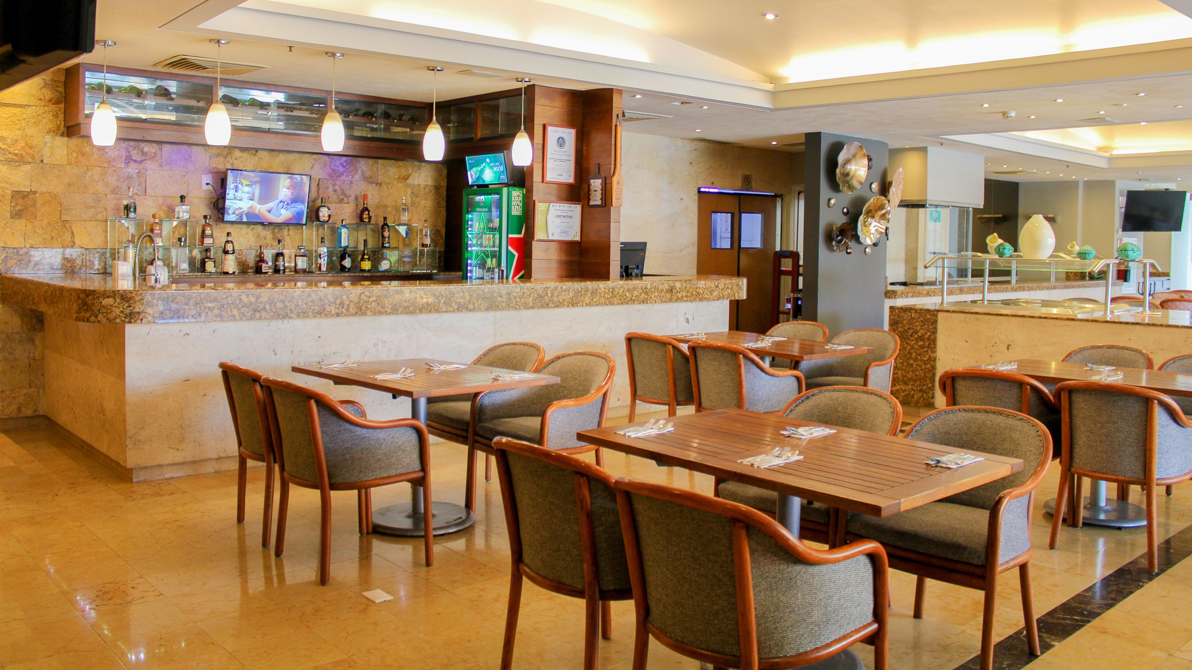 daily buffet breakfast for a fee