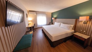 Premium bedding, Select Comfort beds, desk, blackout drapes - Holiday Inn Orizaba by IHG (Orizaba)
