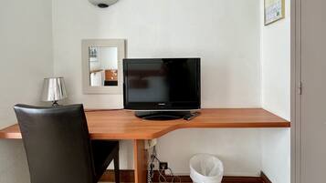 Chambre Double Confort | Coffres-forts dans les chambres, bureau