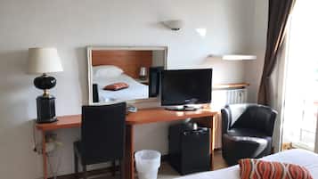 Habitació doble (Privilege) | Caixa forta a l'habitació i escriptori