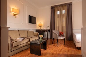 Tripla Standard | Una cassaforte in camera, una scrivania, Wi-Fi gratuito, lenzuola