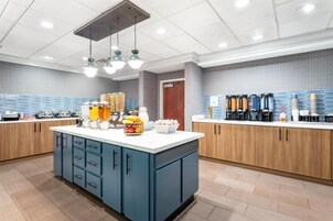 Free daily continental breakfast