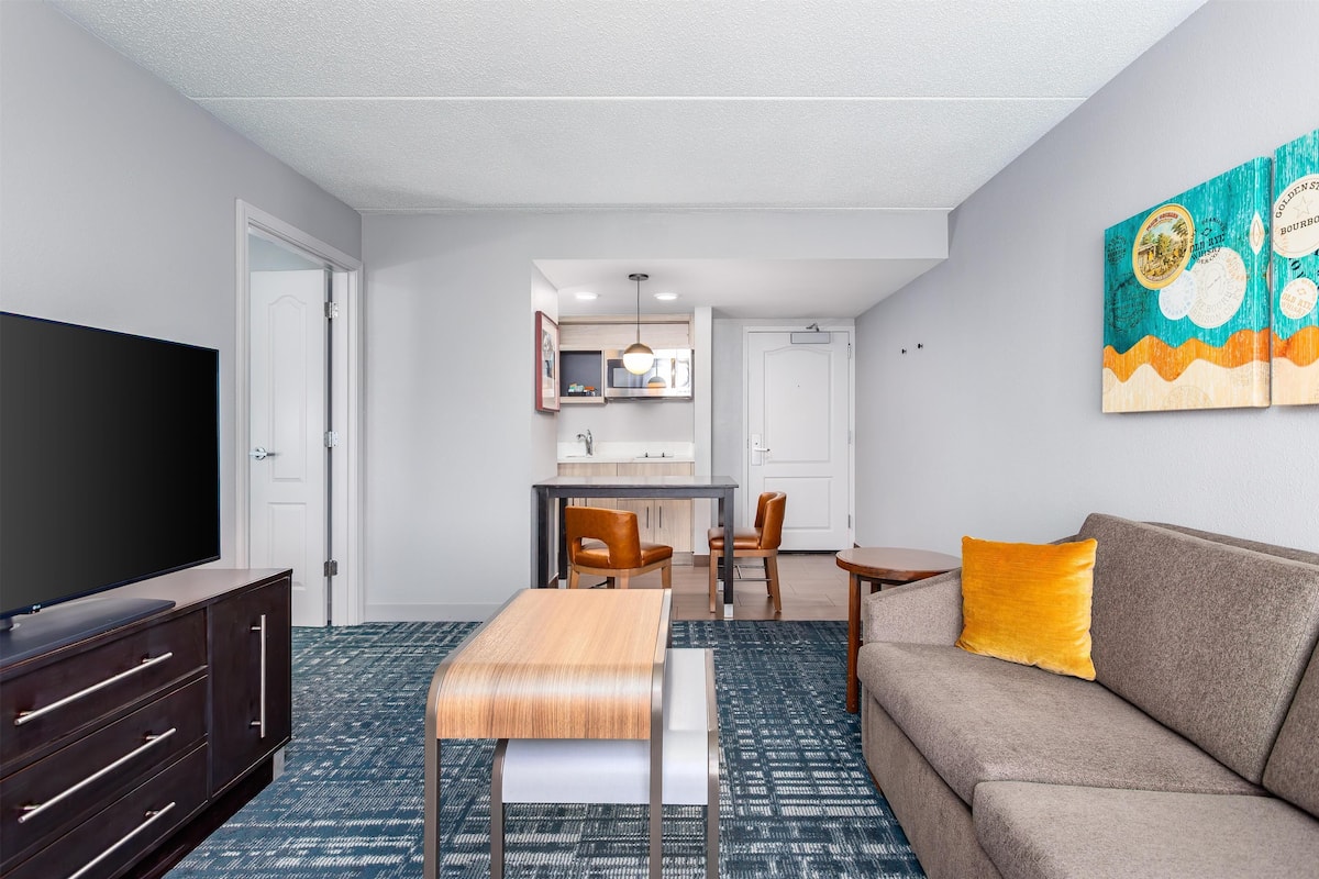 50-inch tv with cable channels, netflix, streaming services