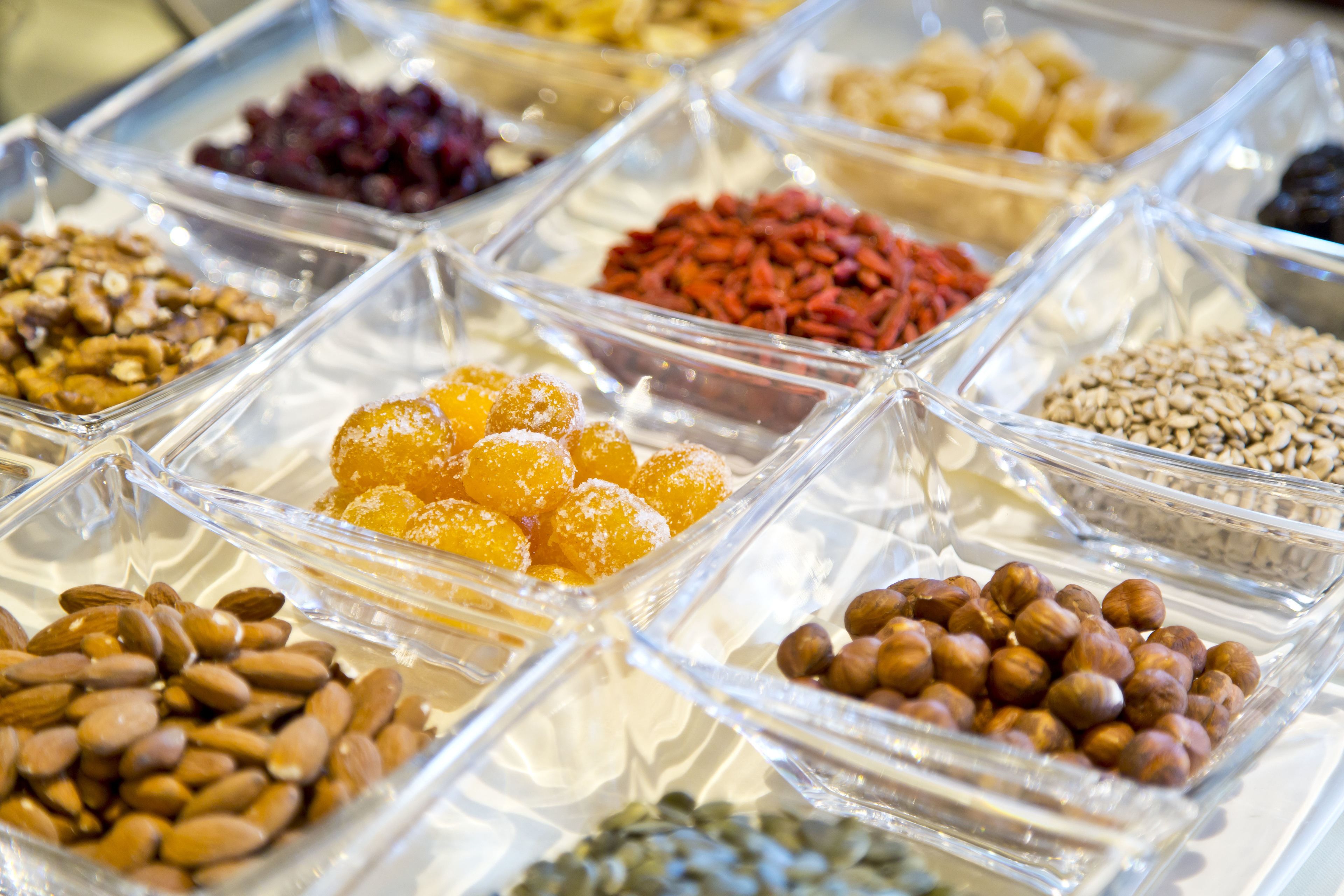 每日供应自助式早餐（每人 EUR 20）