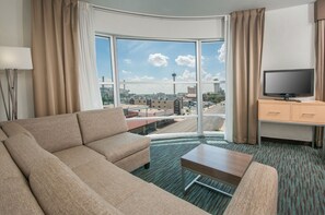 1 bedroom, desk, iron/ironing board, free cribs/infant beds